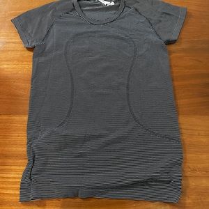 Lululemon short sleeve top Size 10